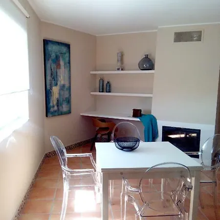 Holiday Rua Miguel Corte Real